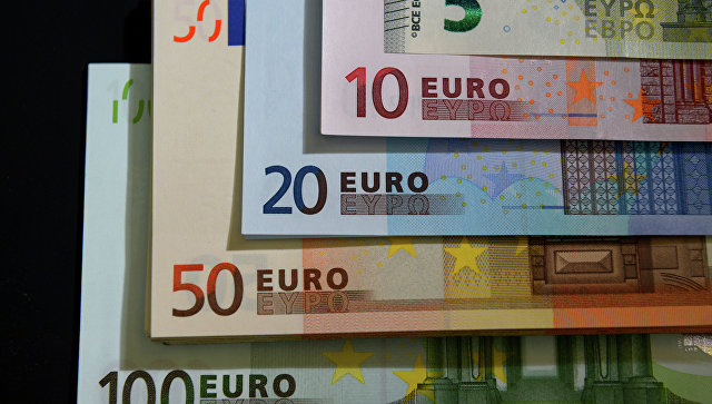 Официальный курс евро вырос на 41 копейку 