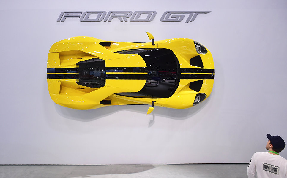 Ford GT на автосалоне в Лос-Анджелесе Ford GT на автосалоне в Лос-Анджелесе