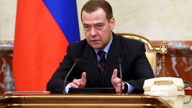 Дмитрий Медведев проводит совещание с членами кабинета министров РФ в Доме правительства РФ. 7 декабря 2017
