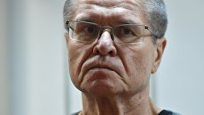 Алексей Улюкаев во время оглашения приговора в Замоскворецком суде Москвы Алексей Улюкаев во время оглашения приговора в Замоскворецком суде Москвы