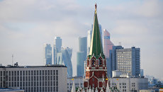 Никольская башня Московского Кремля и небоскребы Москва-сити Никольская башня Московского Кремля и небоскребы Москва-сити
