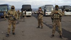 Украинские военнослужащие во время обмена пленными между ЛНР и ДНР и Киевом между поселками Майорск и Горловка. 27 декабря 2017 Украинские военнослужащие во время обмена пленными между ЛНР и ДНР и Киевом между поселками Майорск и Горловка. 27 декабря 2017