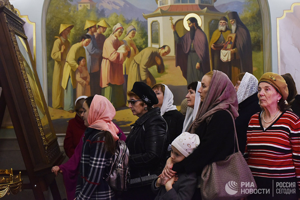 Рождественское всенощное бдение в Александро-Невском кафедральном соборе в Симферополе Рождественское всенощное бдение в Александро-Невском кафедральном соборе в Симферополе