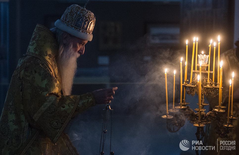 Митрополит Московский и всея Руси Корнилий во время празднования Рождества Христова в храме Рогожской старообрядческой слободы в Москве Митрополит Московский и всея Руси Корнилий во время празднования Рождества Христова в храме Рогожской старообрядческой слободы в Москве