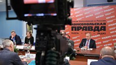 Президент РФ Владимир Путин на встрече с руководителями российских печатных СМИ и информационных агентств в редакции газеты Комсомольская правда. 11 января 2018 Президент РФ Владимир Путин на встрече с руководителями российских печатных СМИ и информационных агентств в редакции газеты Комсомольская правда. 11 января 2018