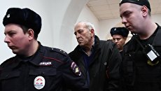 Водитель рейсового автобуса Виктор Тихонов в Басманном суде Москвы. 12 января 2018 Водитель рейсового автобуса Виктор Тихонов в Басманном суде Москвы. 12 января 2018