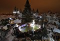 Верующие во время традиционного праздничного купания в Крещенский сочельник у Храма Святителя Николая в Измайловском Кремле в Москве Верующие во время традиционного праздничного купания в Крещенский сочельник у Храма Святителя Николая в Измайловском Кремле в Москве