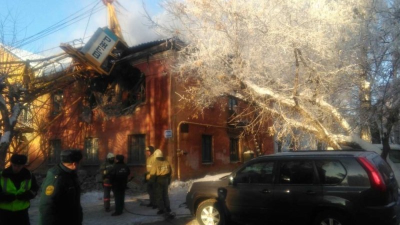 Обрушение строительного башенного крана на жилой двухэтажный дом в Кирове