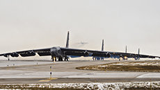Американские бомбардировщики B-52. Архивное фото Американские бомбардировщики B-52. Архивное фото
