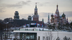 Вид на Московский Кремль из природно-ландшафтного парка Зарядье Вид на Московский Кремль из природно-ландшафтного парка Зарядье