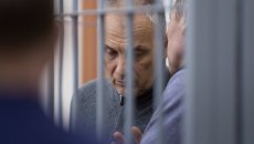 Бывший губернатор Сахалинской области Александр Хорошавин во время оглашения приговора в Южно-Сахалинском городском суде. 6 февраля 2018 Бывший губернатор Сахалинской области Александр Хорошавин во время оглашения приговора в Южно-Сахалинском городском суде. 6 февраля 2018