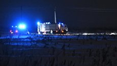 Сотрудники МЧС России в Раменском районе Московской области, где самолет Ан-148 Саратовских авиалиний рейса 703 Москва-Орск потерпел крушение 11 февраля 2018 года Сотрудники МЧС России в Раменском районе Московской области, где самолет Ан-148 Саратовских авиалиний рейса 703 Москва-Орск потерпел крушение 11 февраля 2018 года