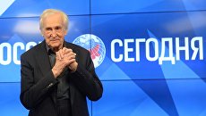 Общественный деятель, экс-председатель правления Агентства печати Новости (АПН) Валентин Фалин на творческой встрече, приуроченной к его 90-летию и 75-летию Совинформбюро. Общественный деятель, экс-председатель правления Агентства печати Новости (АПН) Валентин Фалин на творческой встрече, приуроченной к его 90-летию и 75-летию Совинформбюро.