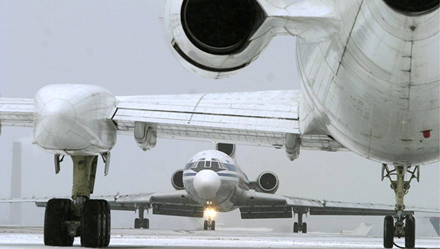 В московских аэропортах отменили более 20 рейсов из-за снегопада 