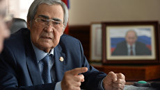 Губернатор Кемеровской области Аман Тулеев. Губернатор Кемеровской области Аман Тулеев.