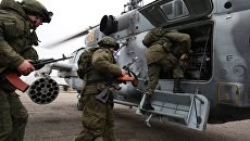 Военнослужащие во время тактико-специальных учений подразделения противовоздушной обороны воздушно-десантной дивизии в Краснодарском крае. Архивное фото Военнослужащие во время тактико-специальных учений подразделения противовоздушной обороны воздушно-десантной дивизии в Краснодарском крае. Архивное фото