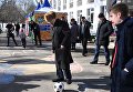 Кандидат в президенты РФ от ЛДПР Владимир Жириновский у избирательного участка в Москве после голосования на выборах президента РФ. 18 марта 2018 Кандидат в президенты РФ от ЛДПР Владимир Жириновский у избирательного участка в Москве после голосования на выборах президента РФ. 18 марта 2018