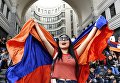 Участница акции протеста сторонников оппозиции в Ереване. 18 апреля 2018 Участница акции протеста сторонников оппозиции в Ереване. 18 апреля 2018