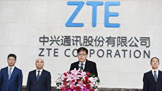 Председатель корпорации ZTE Инь Иминь на пресс-конференции в штаб-квартире ZTE в Шэньчжэне, провинция Гуандун, Китай& 20 апреля 2018 Председатель корпорации ZTE Инь Иминь на пресс-конференции в штаб-квартире ZTE в Шэньчжэне, провинция Гуандун, Китай& 20 апреля 2018
