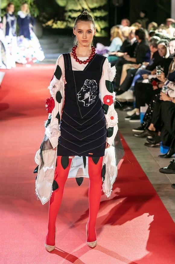 Fashion-шоу фонда Русский Силуэт в галерее искусств Зураба Церетели в рамках 40-го ММКФ Fashion-шоу фонда Русский Силуэт в галерее искусств Зураба Церетели в рамках 40-го ММКФ