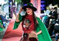 Fashion-шоу фонда Русский Силуэт в галерее искусств Зураба Церетели в рамках 40-го ММКФ Fashion-шоу фонда Русский Силуэт в галерее искусств Зураба Церетели в рамках 40-го ММКФ