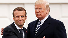 Президент Франции Эммануэль Макрон и президент США Дональд Трамп во время вечера в Белом доме, США. 24 апреля 2018 Президент Франции Эммануэль Макрон и президент США Дональд Трамп во время вечера в Белом доме, США. 24 апреля 2018