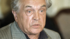 Писатель Александр Зиновьев. Архивное фото Писатель Александр Зиновьев. Архивное фото