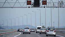 Автомобильное движение по автодорожной части Крымского моста. 16 мая 2018 Автомобильное движение по автодорожной части Крымского моста. 16 мая 2018