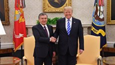 Президент Узбекистана Шавкат Мирзиёев и президент США Дональд Трамп во время встречи. 16 мая 2018 Президент Узбекистана Шавкат Мирзиёев и президент США Дональд Трамп во время встречи. 16 мая 2018