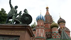 Собор Василия Блаженного и памятник Минину и Пожарскому в Москве Собор Василия Блаженного и памятник Минину и Пожарскому в Москве