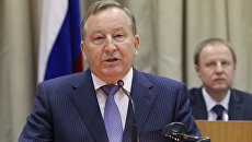 Бывший губернатор Алтайского края Александр Карлин во время церемонии представления врио губернатора Алтайского края Виктора Томенко властям региона. 1 июня 2018 Бывший губернатор Алтайского края Александр Карлин во время церемонии представления врио губернатора Алтайского края Виктора Томенко властям региона. 1 июня 2018