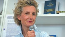 Французская писательница Анна Гавальда на книжном фестивале Красная площадь в Москве Французская писательница Анна Гавальда на книжном фестивале Красная площадь в Москве