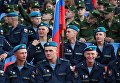 Военнослужащие на Красной площади перед началом праздничного концерта, посвященного Дню России. 12 июня 2018 Военнослужащие на Красной площади перед началом праздничного концерта, посвященного Дню России. 12 июня 2018