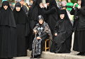 Монахини во время божественной литургии на соборной площади города Череповца в рамках Первосвятительского визита патриарха Московского и Всея Руси Кирилла в Вологодскую митрополию Монахини во время божественной литургии на соборной площади города Череповца в рамках Первосвятительского визита патриарха Московского и Всея Руси Кирилла в Вологодскую митрополию