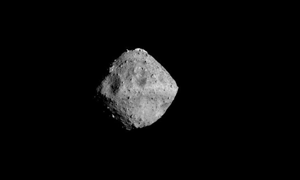 Астероид Рюгю и необычная гора на его поверхности Астероид Рюгю и необычная гора на его поверхности