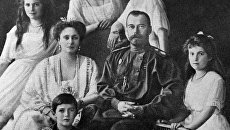 Русский Император Николай II с семьёй. Архивное фото Русский Император Николай II с семьёй. Архивное фото