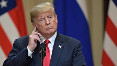 Президент США Дональд Трамп на совместной с президентом РФ Владимиром Путиным пресс-конференции по итогам встречи в Хельсинки. 16 июля 2018 Президент США Дональд Трамп на совместной с президентом РФ Владимиром Путиным пресс-конференции по итогам встречи в Хельсинки. 16 июля 2018