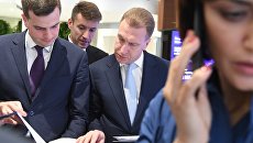 Председатель Внешэкономбанка (ВЭБ) Игорь Шувалов (в центре) Председатель Внешэкономбанка (ВЭБ) Игорь Шувалов (в центре)