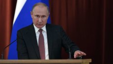 Президент РФ Владимир Путин на совещании послов и постоянных представителей РФ. 19 июля 2018 Президент РФ Владимир Путин на совещании послов и постоянных представителей РФ. 19 июля 2018