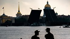 На первой сводной репетиции парада в честь Дня Военно-морского флота в акватории Невы в Санкт-Петербурге На первой сводной репетиции парада в честь Дня Военно-морского флота в акватории Невы в Санкт-Петербурге