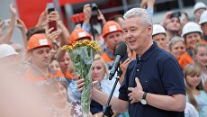 Мэр Москвы Сергей Собянин на церемонии открытия участка Калининско-Солнцевской линии Московского метрополитена у станции Рассказовка Мэр Москвы Сергей Собянин на церемонии открытия участка Калининско-Солнцевской линии Московского метрополитена у станции Рассказовка