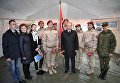 Верховный главнокомандующий ВС РФ, президент РФ Владимир Путин с юнармейцами во время посещения забайкальского полигона Цугол, где проходит основной этап военных маневров вооруженных сил Восток-2018 Верховный главнокомандующий ВС РФ, президент РФ Владимир Путин с юнармейцами во время посещения забайкальского полигона Цугол, где проходит основной этап военных маневров вооруженных сил Восток-2018