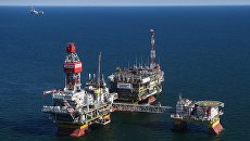 Добыча нефти. Архивное фото Добыча нефти. Архивное фото