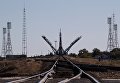 Установка ракеты-носителя Союз-ФГ с пилотируемым кораблем Союз МС-10 на стартовый стол первой Гагаринской стартовой площадки космодрома Байконур Установка ракеты-носителя Союз-ФГ с пилотируемым кораблем Союз МС-10 на стартовый стол первой Гагаринской стартовой площадки космодрома Байконур