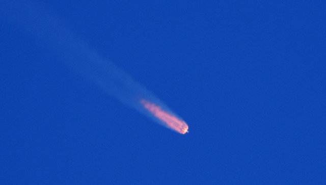 Ракета-носитель Союз-ФГ с пилотируемым кораблем Союз МС-10 после старта. 11 октября 2018