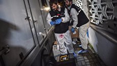 Криминалисты собирают доказательства в посольстве Саудовской Арвии в Турции. Архивное фото Криминалисты собирают доказательства в посольстве Саудовской Арвии в Турции. Архивное фото