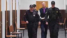 Бывший вице-премьер Крыма Виталий Нахлупин в Басманном суде Москвы. Архивное фото Бывший вице-премьер Крыма Виталий Нахлупин в Басманном суде Москвы. Архивное фото