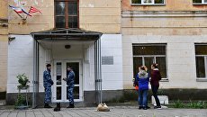 У второго корпуса Керченского политехнического колледжа. Архивное фото У второго корпуса Керченского политехнического колледжа. Архивное фото