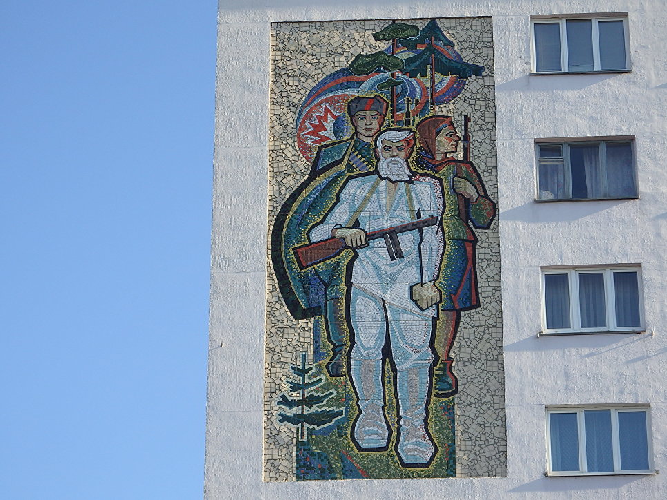 Дворы и улицы.