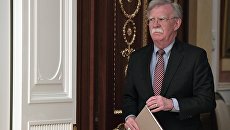 Советник президента США по вопросам национальной безопасности Джон Болтон во время встречи с президентом РФ Владимиром Путиным. 23 октября 2018 Советник президента США по вопросам национальной безопасности Джон Болтон во время встречи с президентом РФ Владимиром Путиным. 23 октября 2018